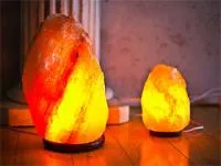 Неограненная солевая лампа Stay Gold в комплекте "Скала". 2-3 кг