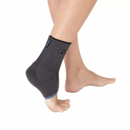 Бандаж компрессионный на голеностопный сустав  Тривес Т-8681 Evolution 