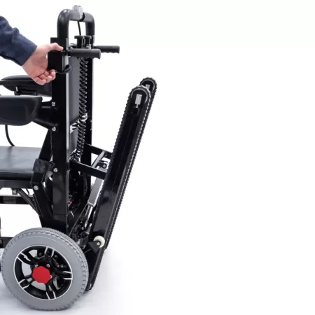 Кресло-коляска с электроприводом и лестничным подъемником MET LIFTER 2, артикул 21095, ширина сиденья 41 см, колеса пневматические