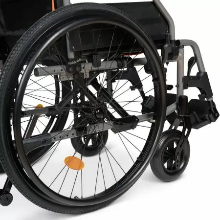 Кресло-коляска для инвалидов Армед 5000 ширина сидения 43см с регулировкой высоты сиденья и подлокотников, быстросъемными колесами и антиопрокидывателями