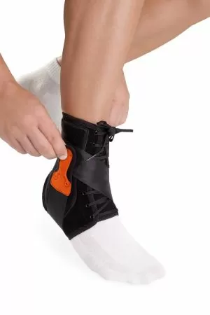 Бандаж на голеностопный сустав на шнуровке Orliman EST-090, черный 