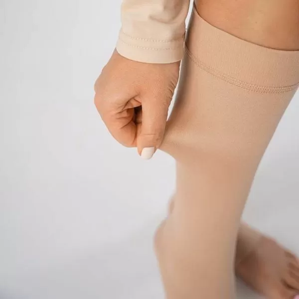 Гольфы компрессионные Evolution ТК.910 унисекс 2 класс компрессии с открытым носком цвет бежевый